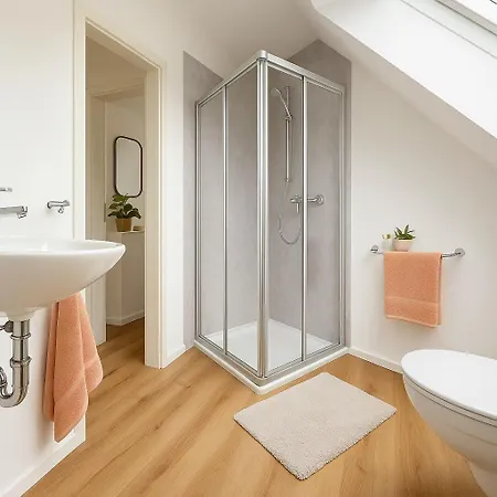 Dat-fischerhuus-das-fischerstuebchen-zwischen-ostsee-und-bodden-20sek-zum-hafen * Pruchten