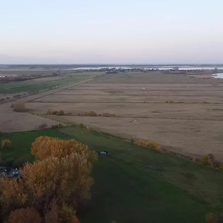 Dat-fischerhuus-das-fischerstuebchen-zwischen-ostsee-und-bodden-20sek-zum-hafen Апартаменты *